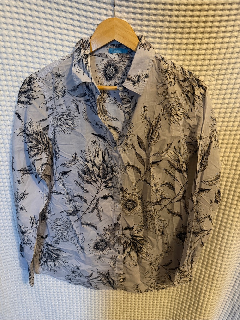 Women's Light Gray Floral Button-Down Shirt